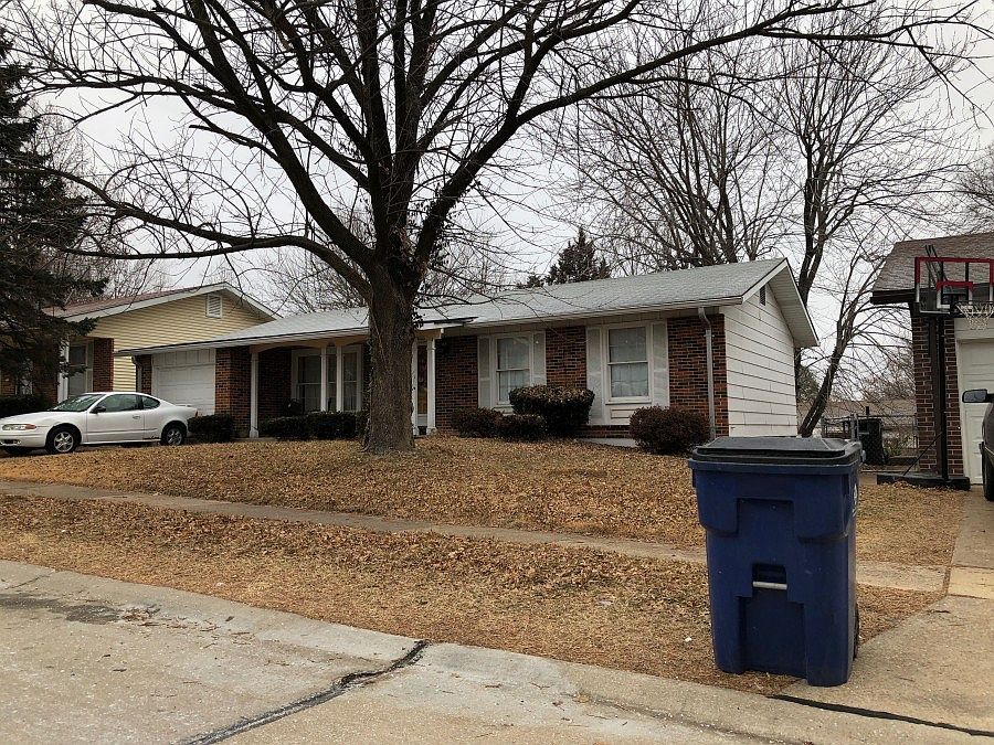 2nd image of 2149 Armitage Dr