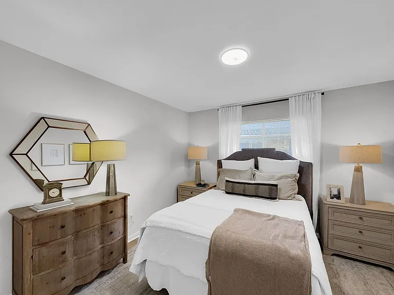 Chateau Orleans Apartments — Photo 18