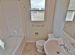 245 Manhollow Church Rd, Hampstead, NC 28443