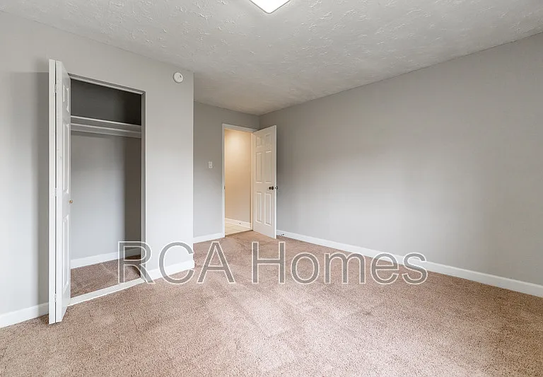 1027 Saint Paul St — Photo 5