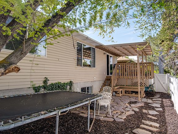 5th image of 9745 S Tayside Dr W
