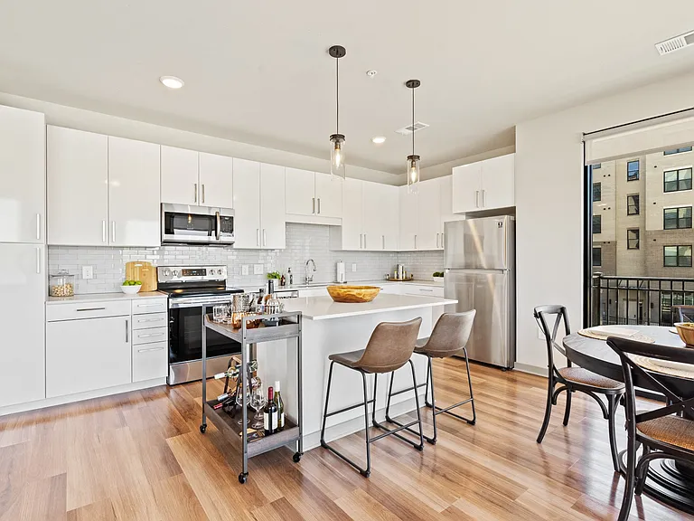 Pier 33 Luxury Apartments in Wilmington NC Kitchen