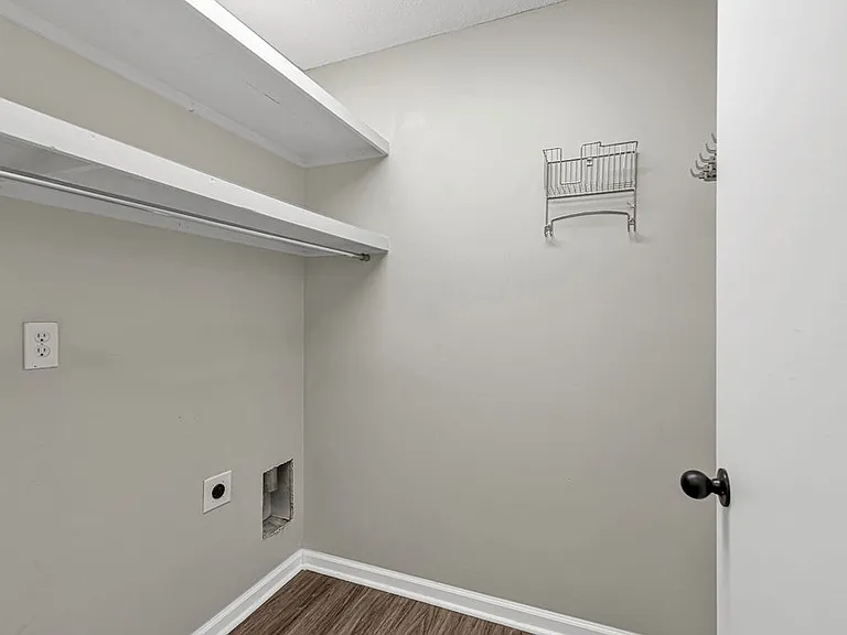 201 Ross Ct — Photo 23