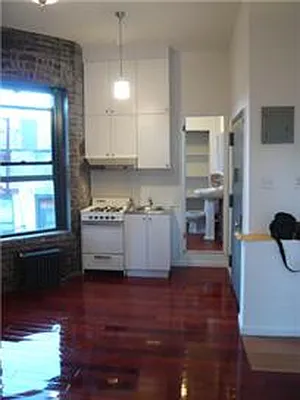 Rented by Veracity NYC LLC | media 25