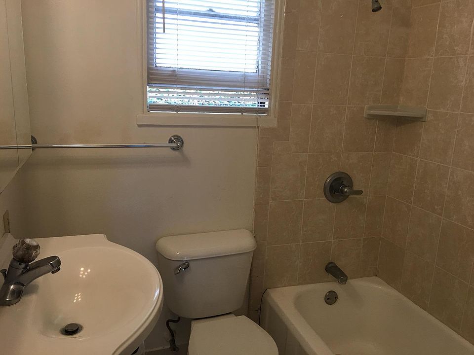 1st image of 1106 El Camino Real