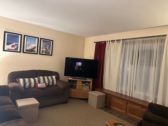 2nd image of 550 Pinewood Dr