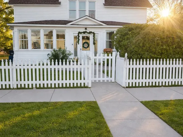 452 N Central Ave, Beach, ND 58621