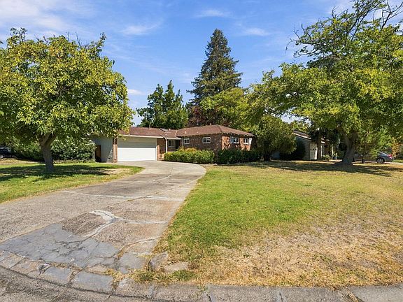 4th image of 3131 Whitney Ave