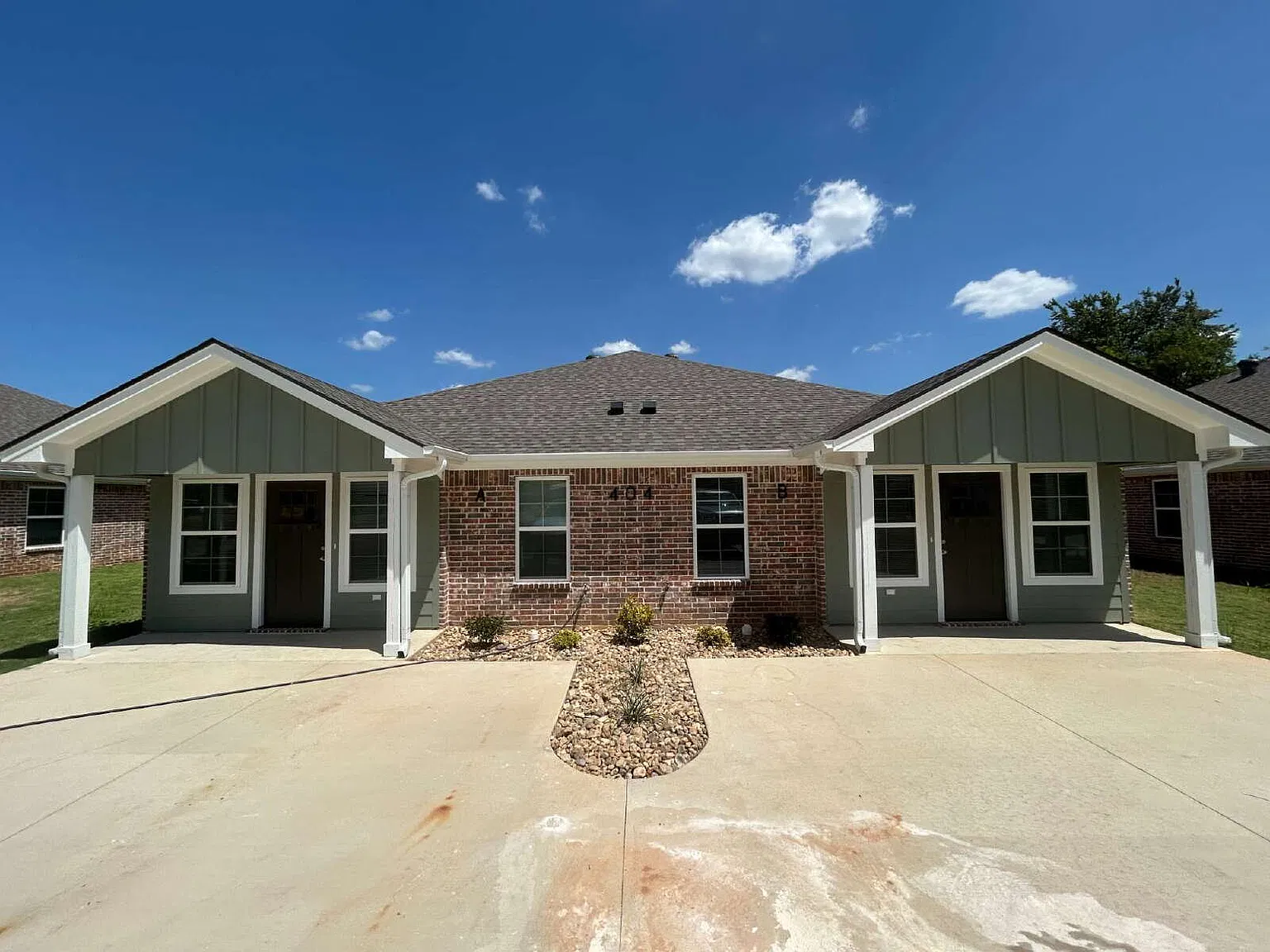 404 Lake Lamond Rd — Photo 1