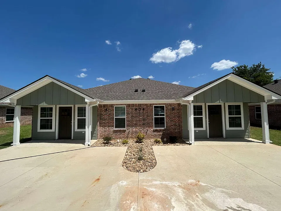 404 Lake Lamond Rd #B