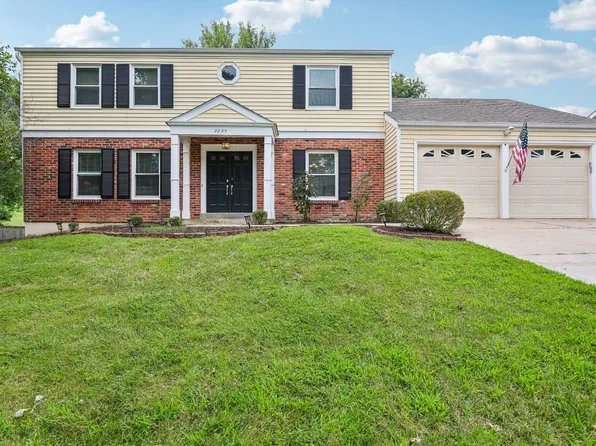 2035 Parasol Dr, Chesterfield, MO 63017