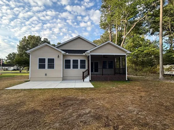 256 Armed Forces Dr, Montross, VA 22520