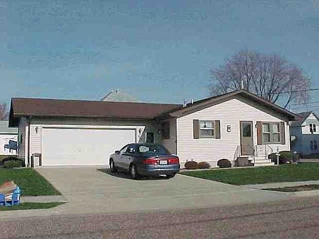 1st image of 425 15th Ave