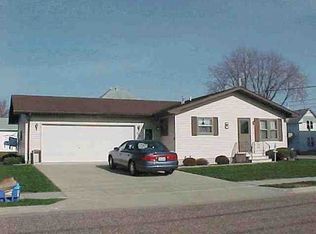 425 15th Ave, Gilbertville, IA