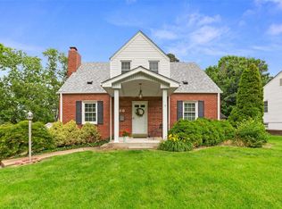 23 Jean Dr, Florissant, MO 63031