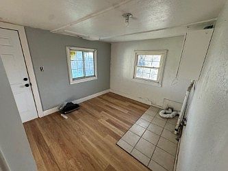 4th image of 521 Colusa Ave
