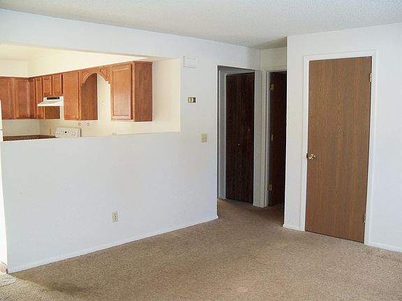 4th image of 1022 Howard Ave #2