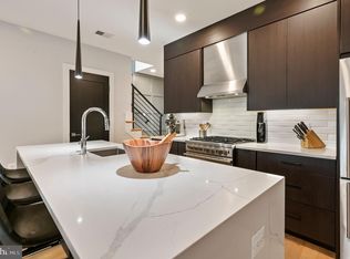 2617 University Pl NW #4, Washington, DC 20009