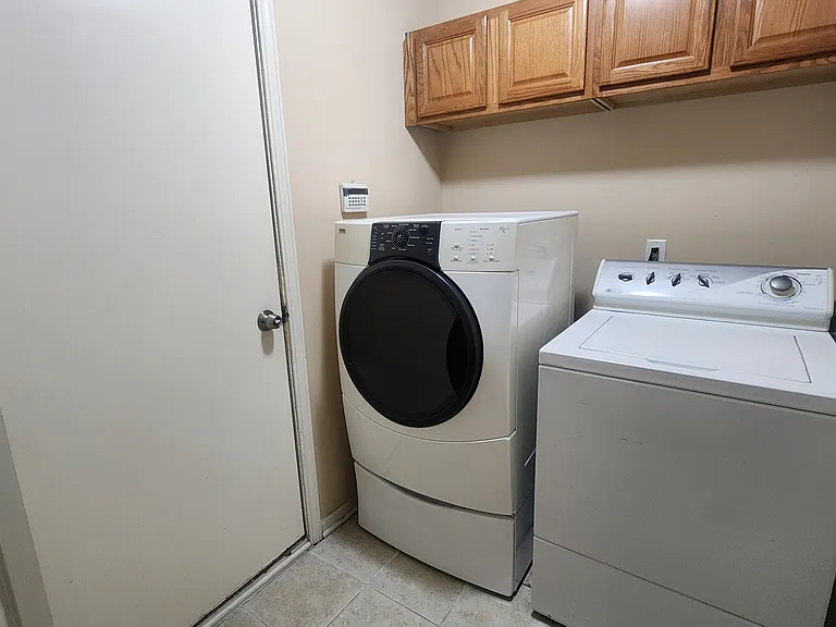 6146 Lone Oak Cir #B1 — Photo 15