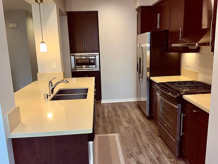 537 W Maple Ave — Photo 6
