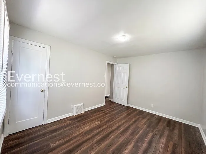 4877 Norwich Pl — Photo 11