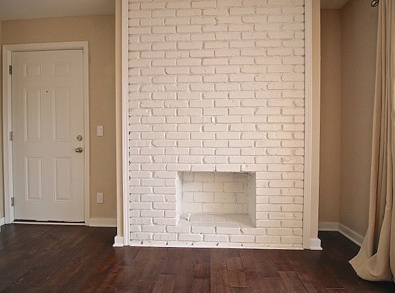 Entry/Fireplace