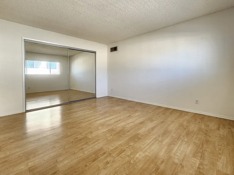 3750 Kelton Ave #202 — Photo 12