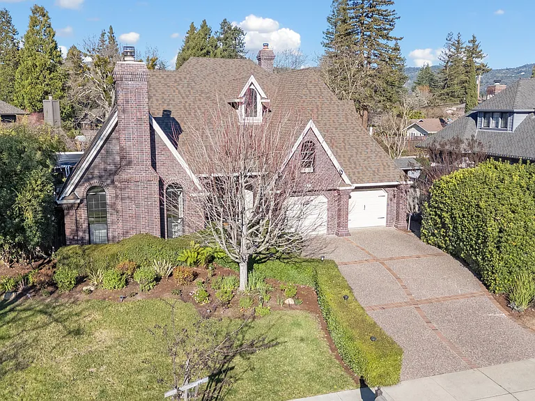470 Eastin Dr — Photo 50