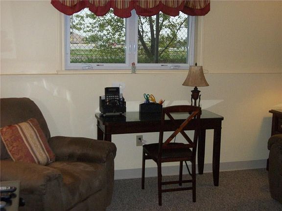 3rd image of 728 Beverage Hill Ave APT 7