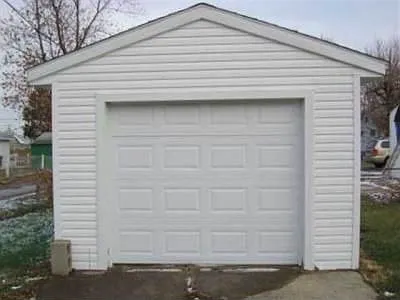 98 NW I St photo 1