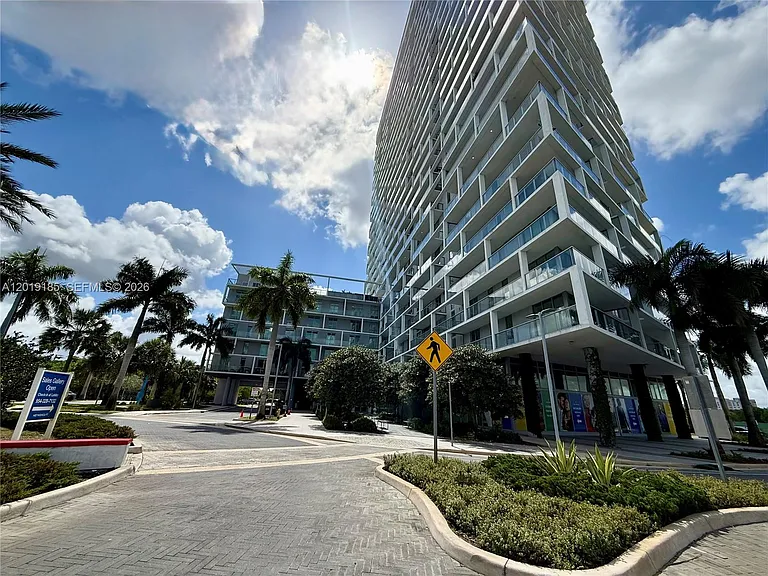 2000 Metropica Way #2003 — Photo 24
