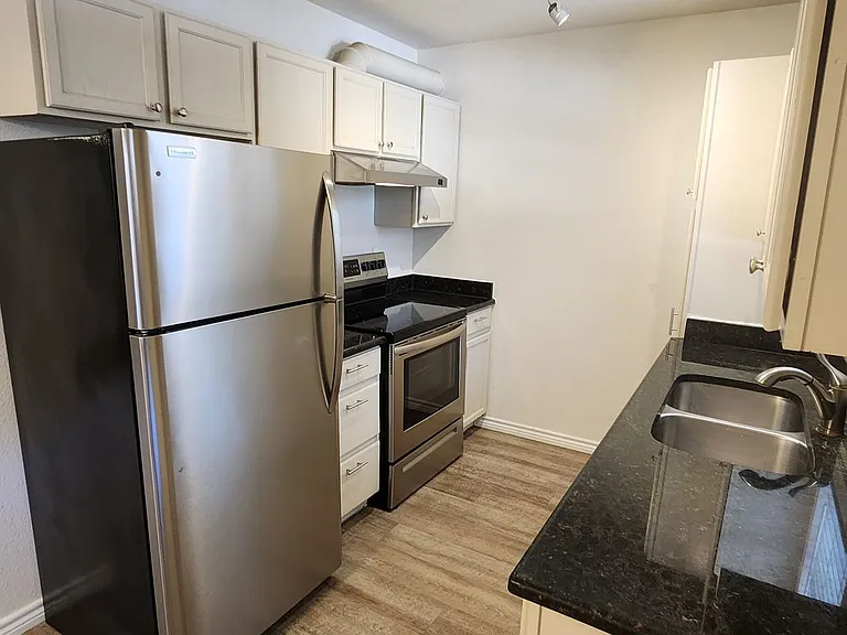 215 Eleanor Ave — Photo 25