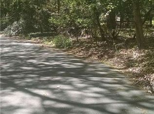 11 Shortwood Ln, Setauket, NY 11733