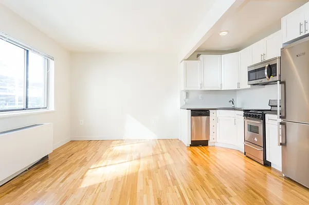 Rented by MNS | media 4