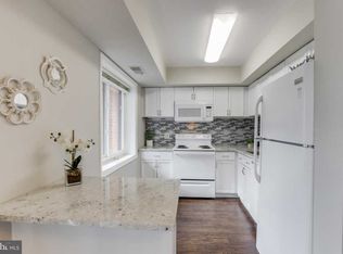 3230 S 28th St APT 201, Alexandria, VA 22302