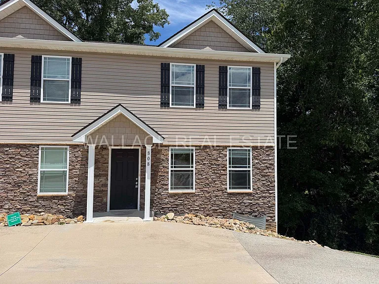 808 Bob Kirby Rd — Photo 1