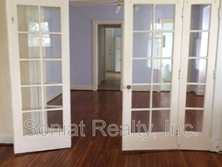 5324 Prytania St — Photo 4