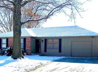 4005 SW 35th Ter, Topeka, KS 66614