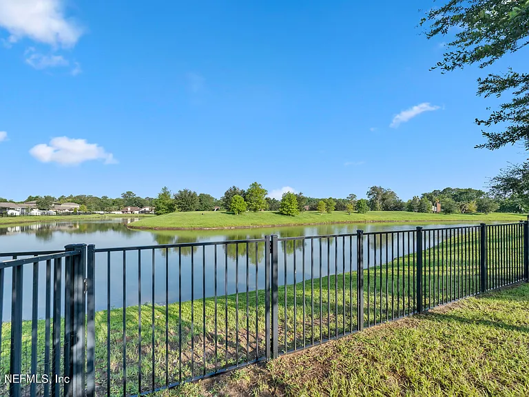 8279 Meadow Walk Ln — Photo 32