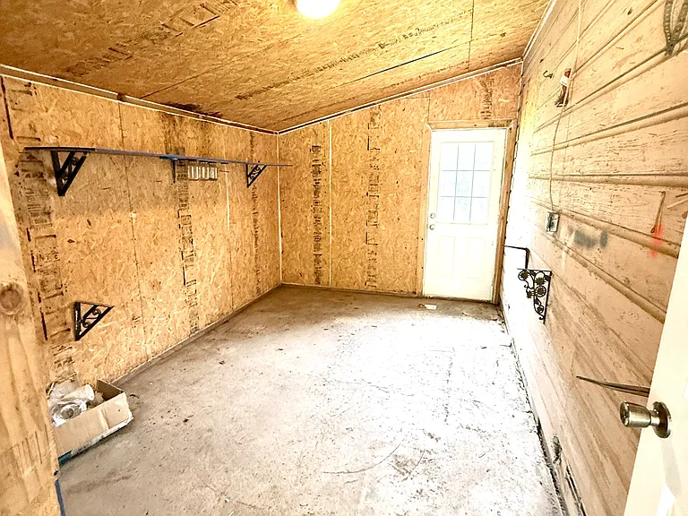2378 E Texas St — Photo 25