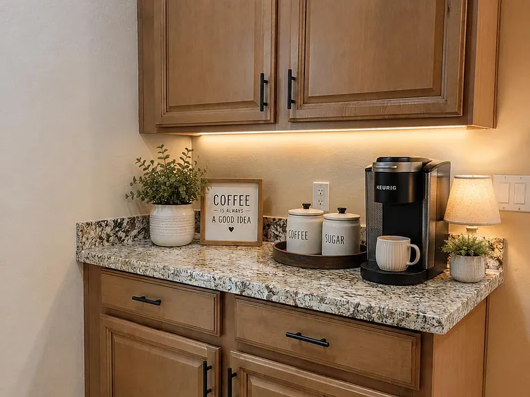 8773 W Dahlia Dr — Photo 7