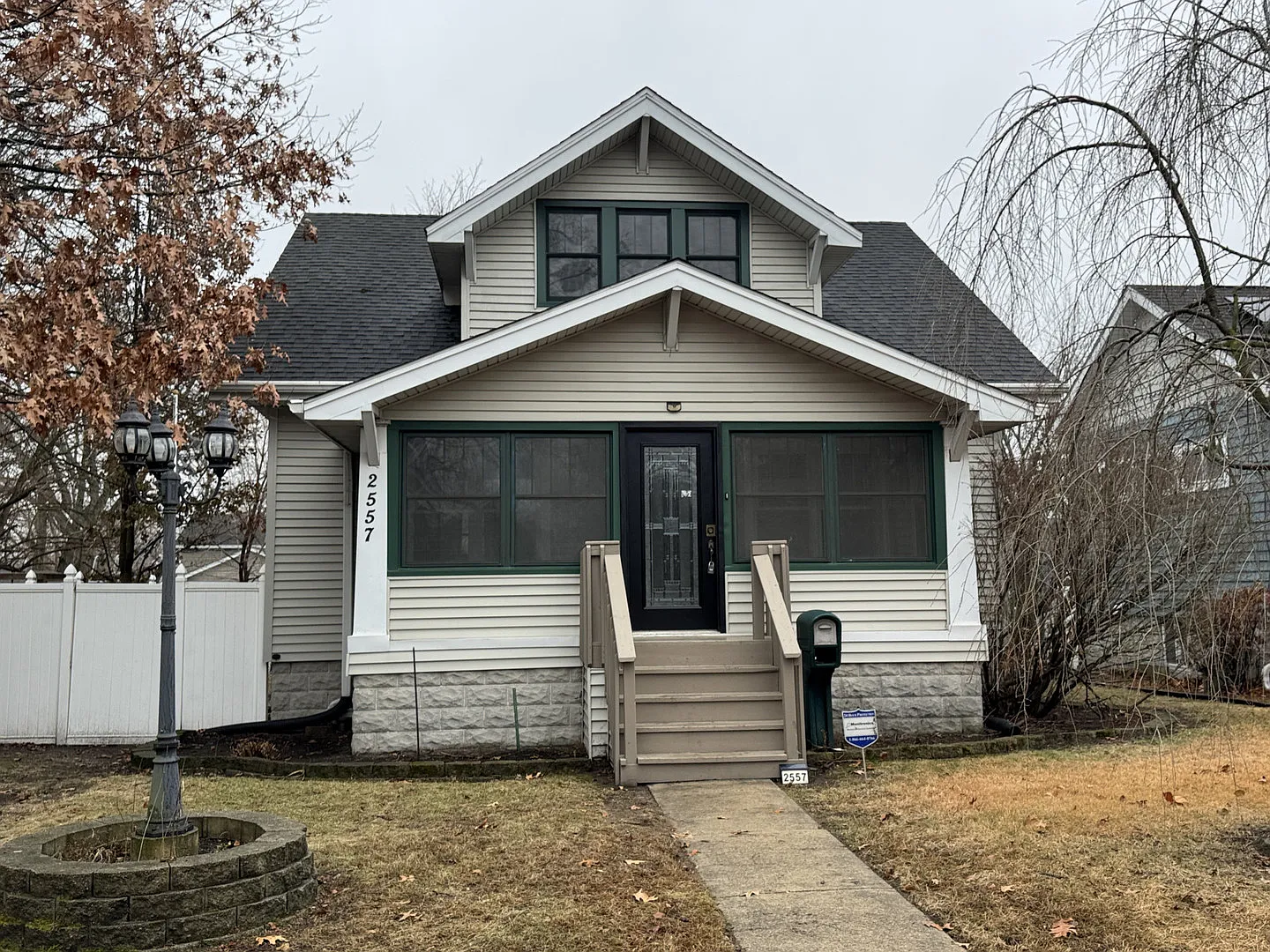 2557 Indiana Ave photo 1
