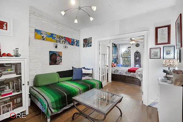 Rented by CORE | media 9