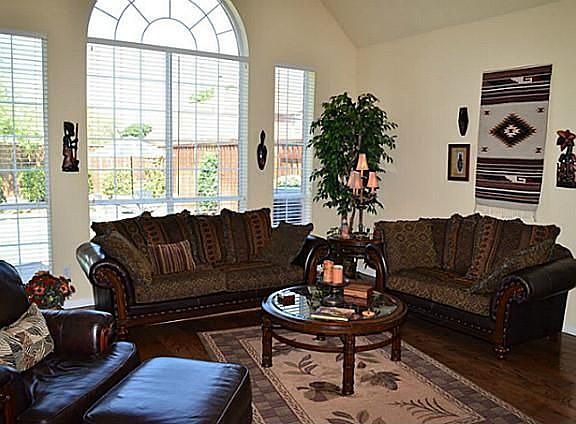 4th image of 4013 Eastleigh Dr