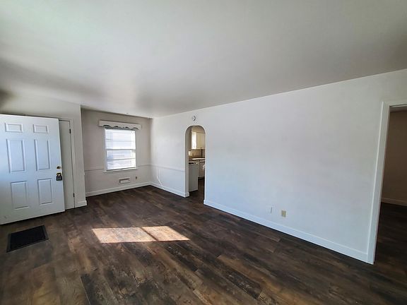 3rd image of 2611 Garden Ave
