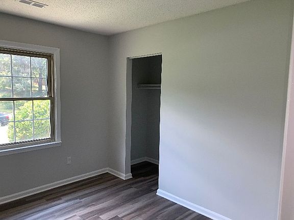 5th image of 15 Bywood Ct