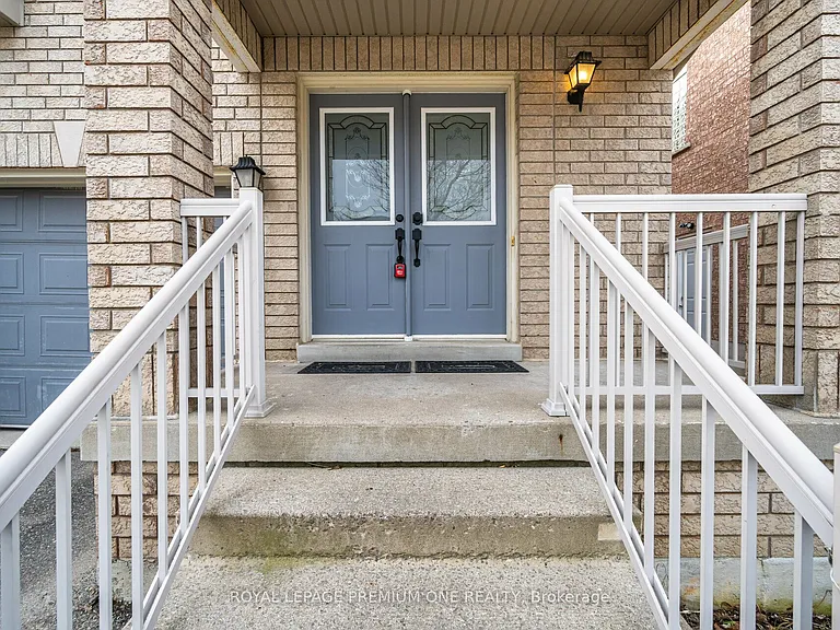 48 Devonwood Dr — Photo 2