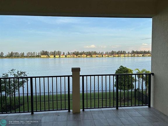8925 Parkland Bay Dr, Parkland, FL 33076 | MLS #F10460308 | Zillow