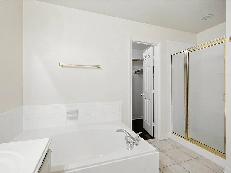 10222 Thornmont Ln — Photo 21