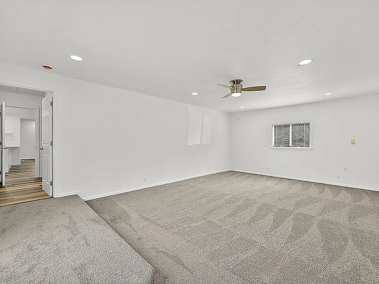 7182 N Van Decar Rd SE — Photo 32